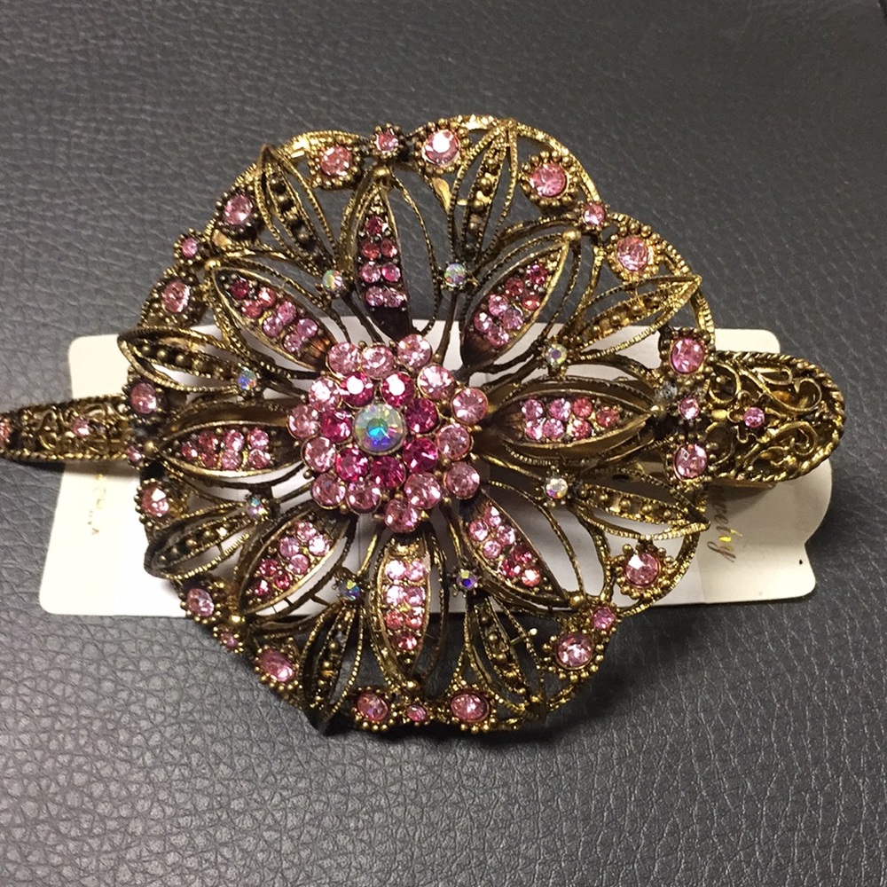 Bridal hair clip for wedding